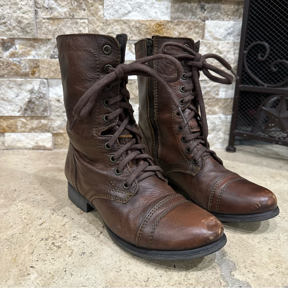 Steve Madden Brown Lace-Up Boots with Rugged Design Women's Size 7.5